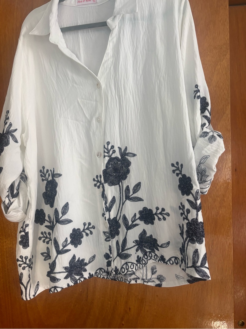 Embroidered Button-Front White Women's Shirt with Black Floral Accent